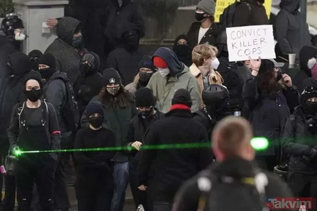 ABD'de bir kez daha karıştı! Polis vatandaşı ezdi! Sokaklar yangın yeri