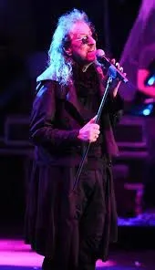 SON DAKİKA: İlhan İrem'den haber var 'yaşam mücadelesi veriyor' denmişti... İşte İlhan İrem'in son hali ve sağlık durumu! - 8