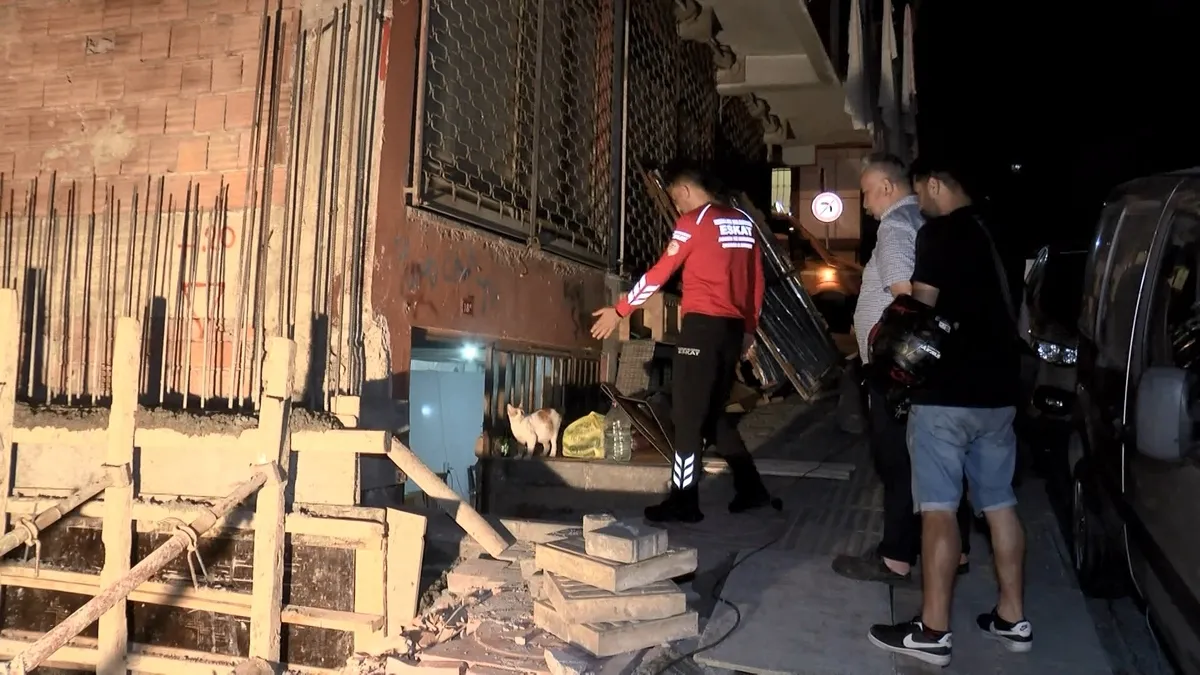 Esenler'de 6 katlı bina gece yarısı çatlayınca tahliye edildi! Son 2 katı kaçak çıktı! | Uzmanlardan korkutan yorum: 10 binadan 7'si tabut