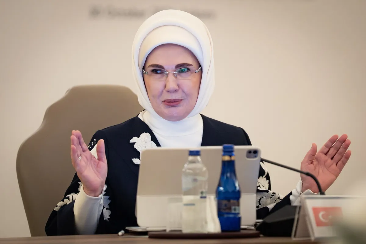 Emine Erdoğan lider eşlerini Ankara'da ağırladı: Aile ve Kadın Konseyi toplantısının ardından kültürel miras sergisi gezildi-3