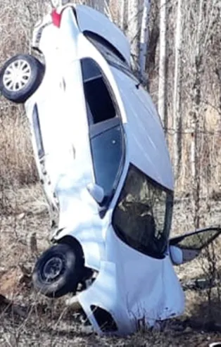 Yok böyle kaza! Otomobil amuda kalktı