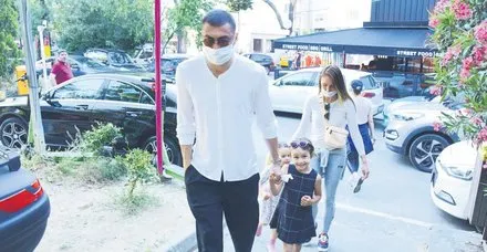 Burak Yılmaz İslem Atilla ve kızlarıyla Bebek'te görüldü! O soruyu yanıtsız bıraktı