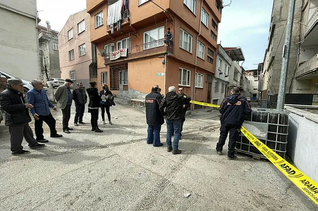 Bursa'da kimyasal madde paniği! Sokağa yayıldı giriş-çıkışlar kapatıldı