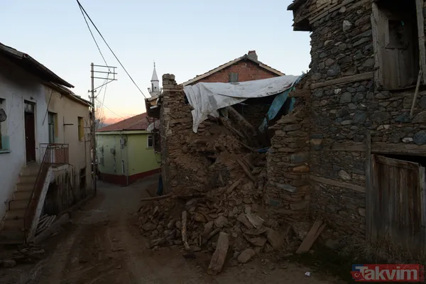 Depremin vurduğu Elazığ ve Malatya'da yıkımın boyutu gün ağarınca ortaya çıktı! İşte son durum - 40