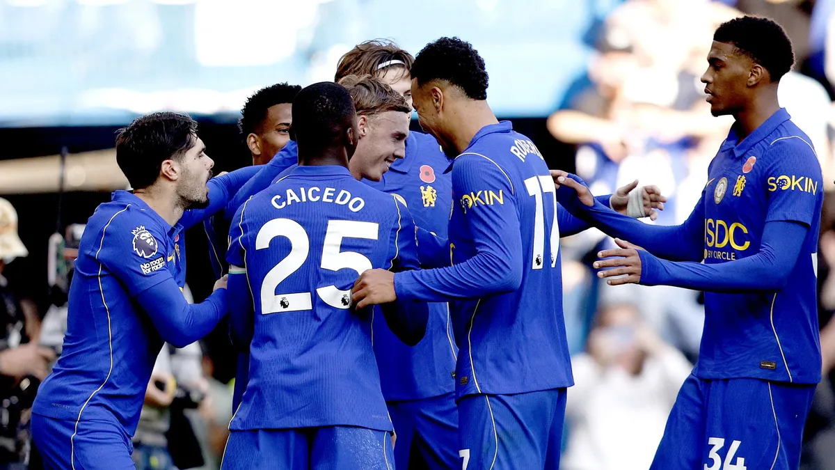 Londra'da 3 gol sayılmadı 1 kırmızı kart çıktı! Chelsea Manchester United'ı 2-0 yendi