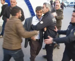 HDPli milletvekillerinin binaya gelmesi evlat nöbeti tutan ailelerin sabrını taşırdı!