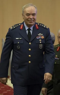 "4 bine yakın müracaat var"