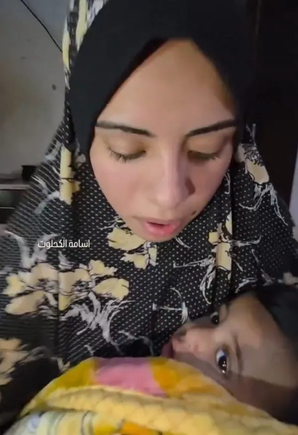 israil-askerleri-babasini-konusturmak-icin-gazzede-bebege-iskence-yapti-1774273951003.jpeg İsrail askerleri babasını konuşturmak için Gazze'de bebeğe işkence yaptı-3