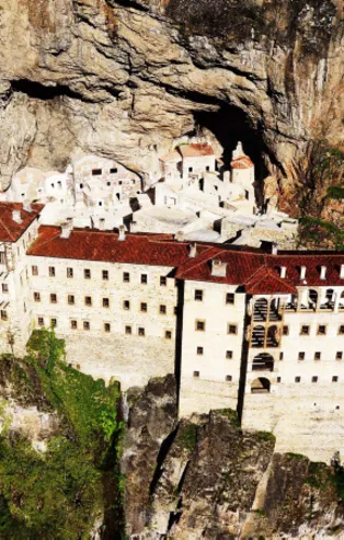 Sümela Manastırı yeniden ziyarete açılıyor