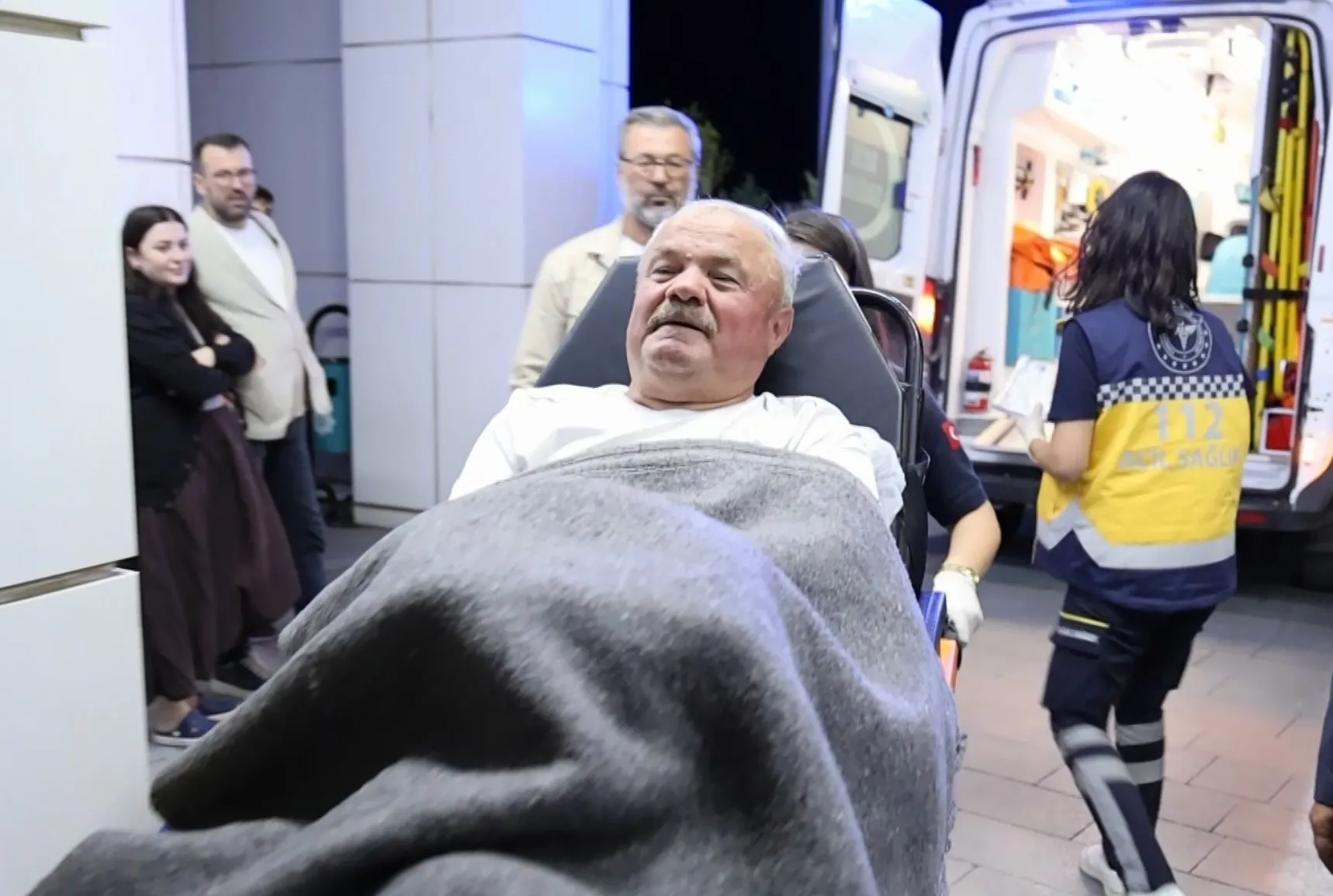 Kızılay başkanı ve 3 kişi kurtarıldı