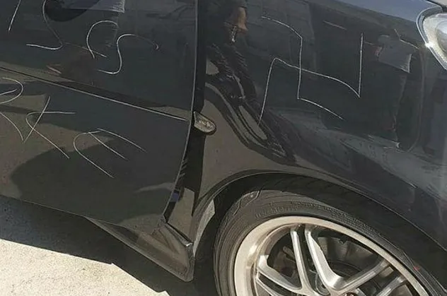 Avusturya’da ırkçı saldırı! Bir Türk'e ait araca Nazi sembolü çizdiler
