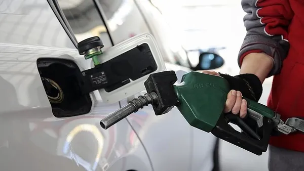brent-petrolde-dususun-ardindan-benzin-ve-motorinde-indirim-geldi-1662037099000.jpg Akaryakıt fiyatlarında düşüş sürüyor: Benzin ve petrolde bu gece, LPG'de pazartesi indirim-4
