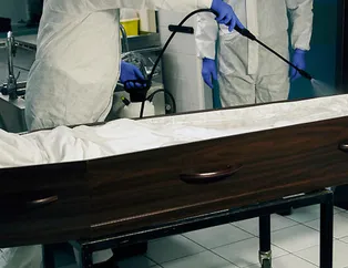 Corona virüsten öldü, tabuta konulunca... Tüyler ürperten fotoğraf