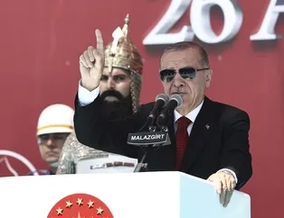 Malazgirt Zaferi'nin 951. yılı! Başkan Erdoğan cuma namazını zafer meydanında kıldı