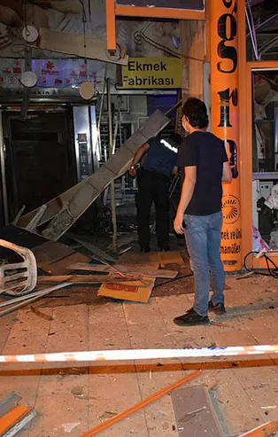 Malatya'da korkutan patlama! Ortalık savaş alanına döndü mahalleli sokağa döküldü
