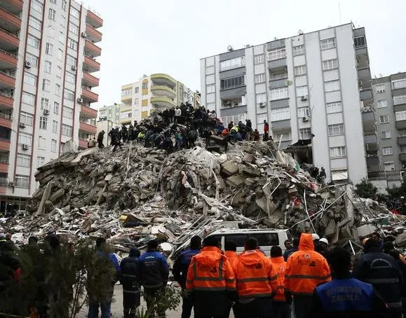 istanbulda-deprem-icin-4-asamali-plan-bakan-ozhaseki-tek-tek-acikladi-su-anda-165-bin-civarinda-konutun-yenile-1691615823136.jpeg İstanbul'da deprem için 4 aşamalı plan! Bakan Özhaseki tek tek açıkladı: Şu anda 165 bin civarında konutun yenileme çalışmaları devam ediyor-4