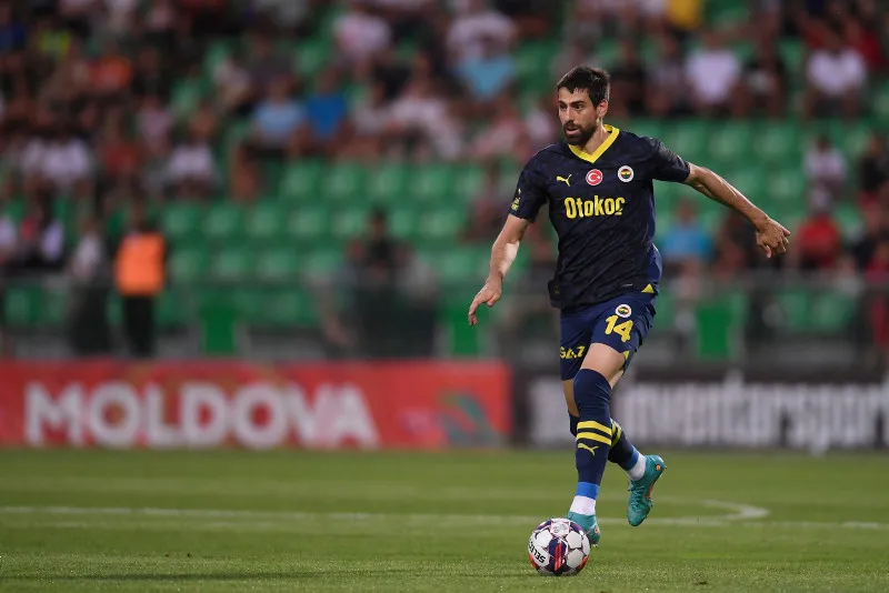 Fenerbahçe'de beklenen oluyor! 3 isim yolcu - 13