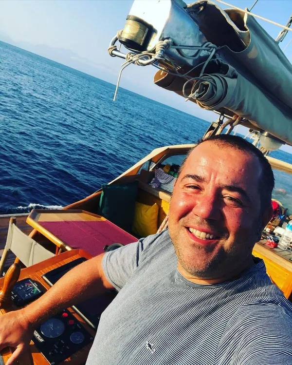 Ata Demirer'den dikkat çeken müsilaj paylaşımı! ‘Deniz salyası buraya kadar geldi’ dedi o kareleri yayınladı-5