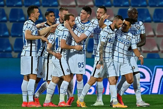 italya-serie-ada-2020-2021-sezonu-sampiyonu-inter-oldu-1619968623748.jpeg İtalya Serie A'da 2020-2021 sezonu şampiyonu Inter oldu!-2