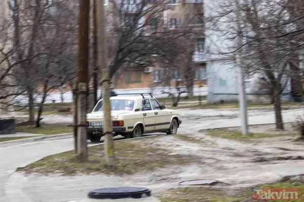 Sınır hattındaki Ukraynalılar bombardıman korkusu! Halk sığınaklara indi: "Tek bacakla nereye gidilir ki?" - 27