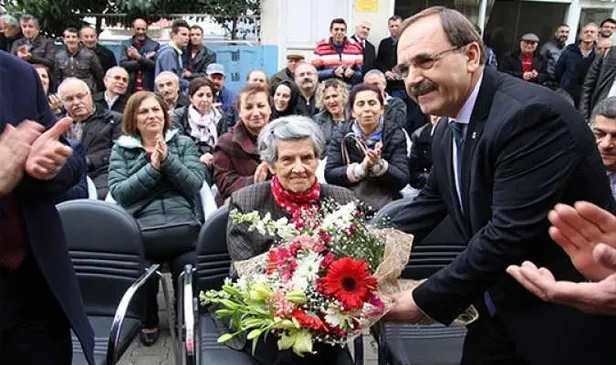 Merhum gazeteci Hüseyin Baş'ın eşi Nevenka Hacıbaşıoğlu'na dolandırıcılık şoku! 1,5 milyon dolu çantayı alıp kayıplara karıştı-1