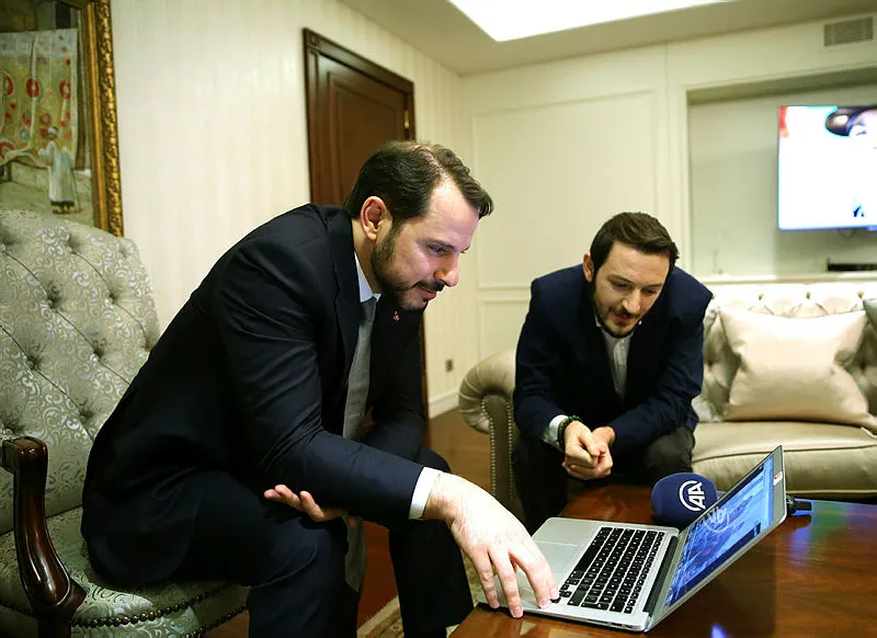 Bakan Albayrak 'Yılın Fotoğrafları' oylamasına katıldı