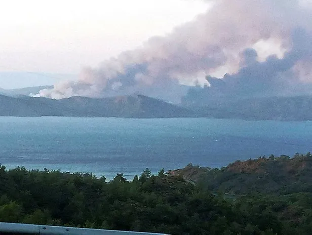 SON DAKİKA: Başkan Recep Tayyip Erdoğan Marmaris'te! Orman yangını olan bölgeyi havadan inceledi-7
