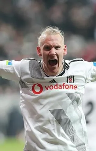 Beşiktaş forması giyen Domagoj Vida'nın Covid-19 testi pozitif çıktı
