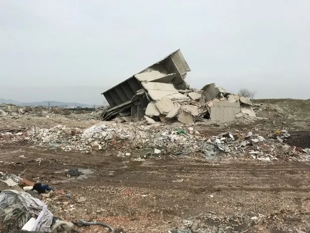 300 kilo dinamitin yıkamadığı bina bakın nasıl yıkıldı...-10