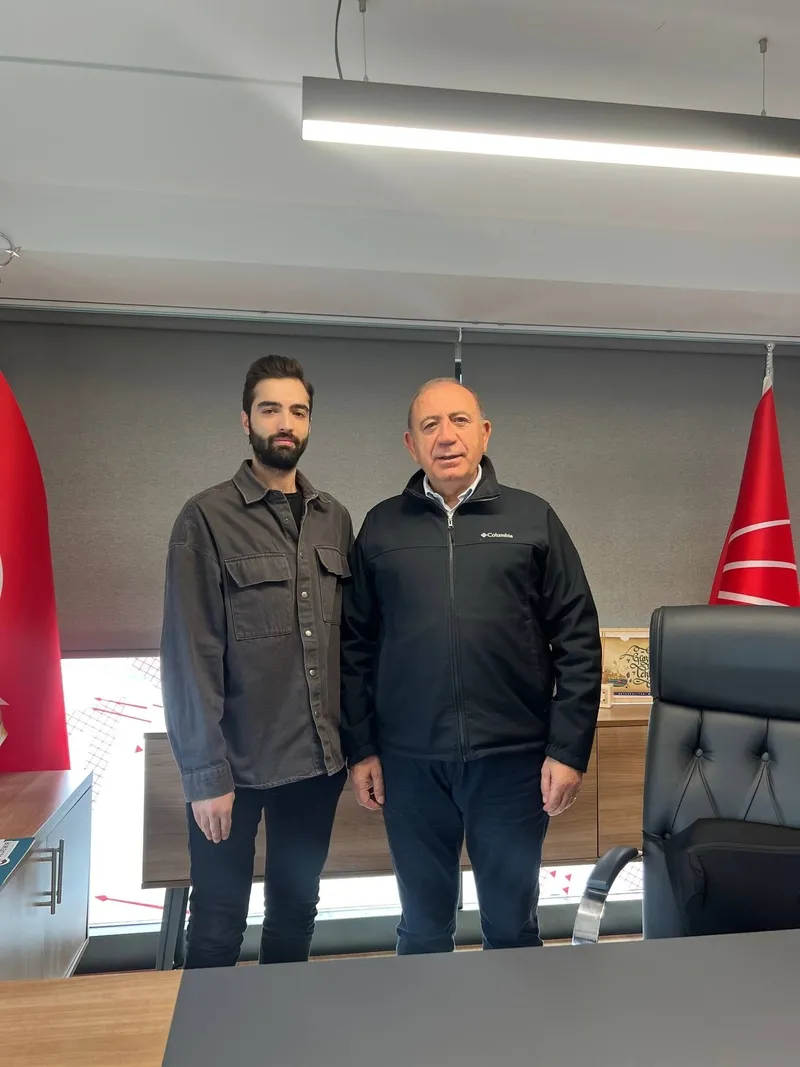 gursel-tekin-takvime-konustu-ozgur-celike-siv-1774540070007.jpeg Gürsel Tekin Özgür Çelik'e ve Silivri medyasına Takvim'den yanıt verdi! İBB duruşmaları için ne dedi? CHP'ye giden "sakat kongre" belgeleri-3