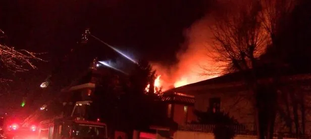 Üsküdar’da lüks villa alev alev yandı