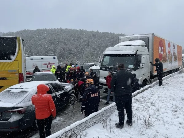 anadolu-otoyolunda-zincirleme-kaza-istanbul-yonunde-trafik-durdu-1675406771841.jpg Anadolu Otoyolu'nda zincirleme kaza: 5 yaralı! İstanbul yönünde trafik durdu-5