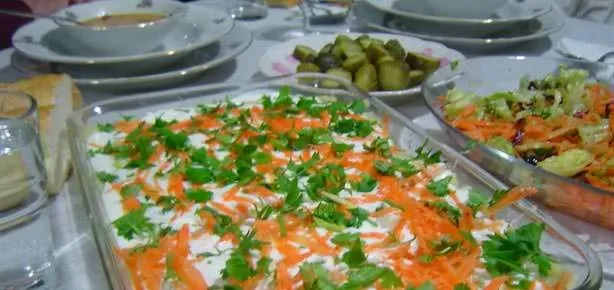 Salata kilo verdirir