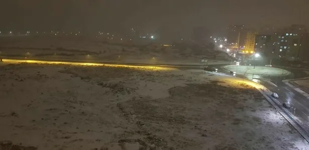 Malatya'da etkili olan kar yağışı kenti beyaza bürüdü-2