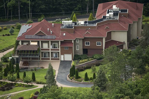 fetonun-pensilvanyadaki-kampinda-igrenc-olay-elebasi-fetonun-artiklarini-yediler-1619601184843.jpg FETÖ'nün Pensilvanya'daki kampında iğrenç olay: Elebaşı FETO'nun artıklarını yediler-3