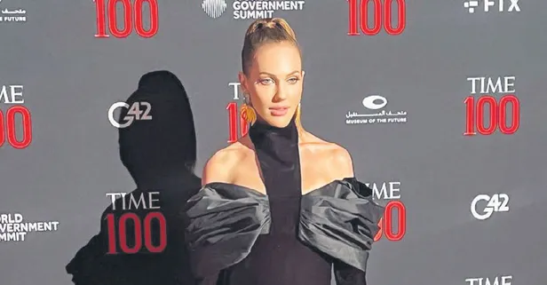 Dubai'de 100 etkili ismin davetine katılan Meryem Uzerli gecede fırtına gibi esti! Dünyaca ünlü starları gölgede bıraktı