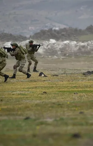 MSB'den Fırat'ın doğusuna operasyon öncesi net mesaj! "Türkiye, DEAŞ ile göğüs göğüse mücadele eden tek NATO ülkesidir"