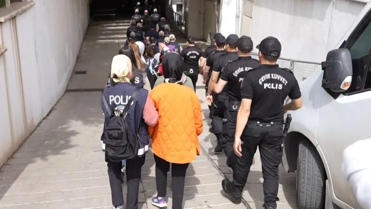 Gaziantep’te FETÖ operasyonu! Çok sayıda adrese eş zamanlı baskın: 1 tutuklama