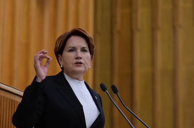 Ahmet Davutoğlu ve Ali Babacan'a milletvekili verebileceğini söyleyen Akşener'e AK Parti'den tepki!