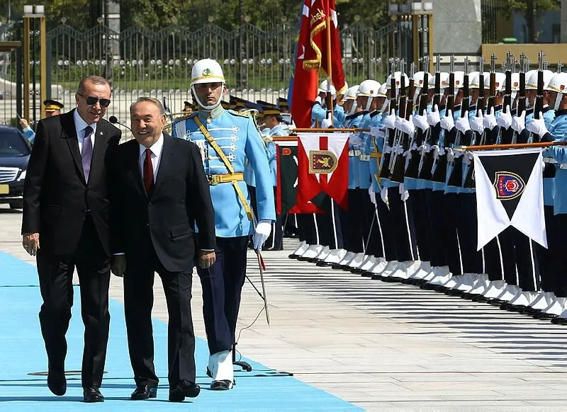 Başkan Erdoğan Kazakistan Cumhurbaşkanı Nazarbayevi resmi törenle karşıladı