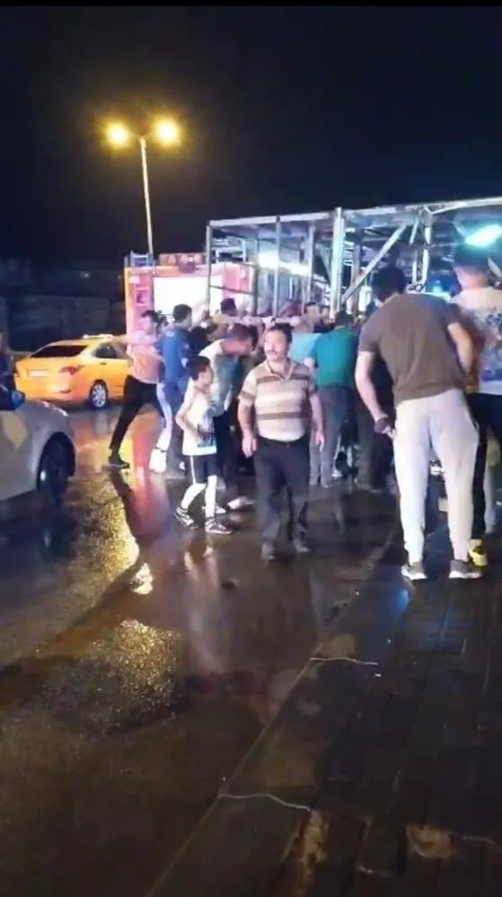 1717708089837.jpg Ankara'da sel facia üstüne facia getirdi: Tabela can aldı, yıldırım otomobili yaktı! O görüntüler çok konuşuldu!-2
