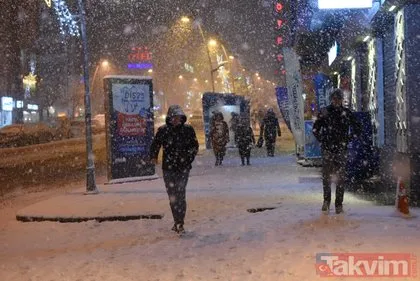 Erzurum’da nisan ’kar’ı etkisi: Kent beyaza büründü, sürücüler zor anlar yaşadı