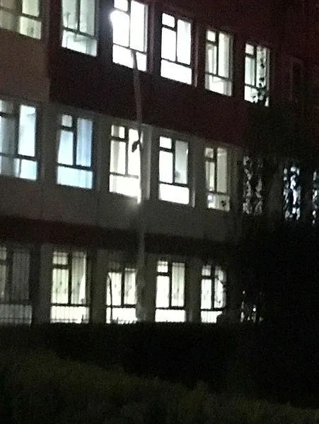 Son dakika: Denizli'de koronavirüs hastası çarşaf bağlayarak hastaneden kaçtı-2