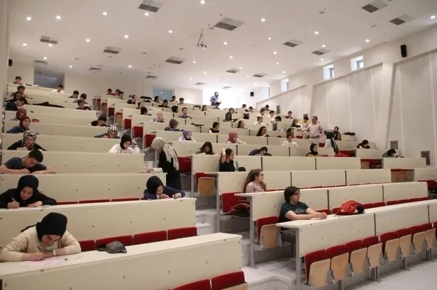 ve-netlesti-yok-son-dakika-universiteler-yuz-yuze-egitime-gecti-mi-universiteler-bahar-doneminde-acilacak-mi-1613033324816.jpeg Beklenen gelişme! YÖK son dakika üniversiteler yüz yüze eğitime geçti mi? Üniversiteler bahar döneminde açılacak mı?-8