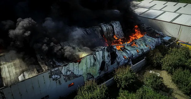 Bursa'da fabrika yangını! Alevler o noktalara da sıçradı