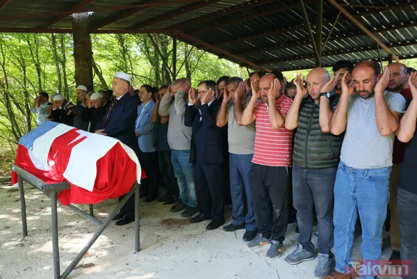 SON DAKİKA: Amasra Bartın'da maden faciasında hayatlarını kaybeden işçiler son yolculuğuna uğurlanıyor - 8