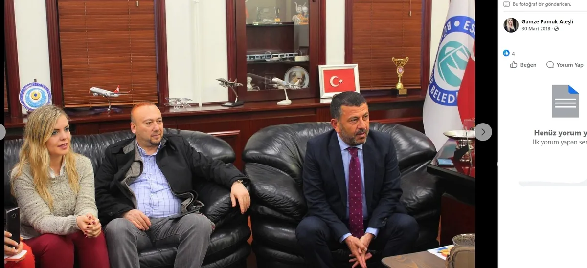 ozkan-yalim-uckuru-ifsaladi-seker-komisyonunda-gayriahlaki-skandal-agbabadan-otel-odasinda-chpli-kadinlarla-vi-1778661277546.jpg Özkan Yalım uçkuru ifşaladı: Şeker Komisyonu’nda gayriahlaki skandal | Ağbaba’dan otel odasında CHP’li kadınlarla viskili alem-3