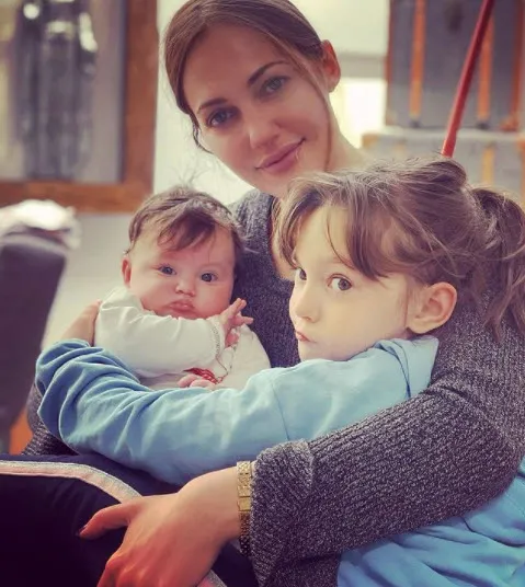 2 çocuk annesi Meryem Uzerli küvetten çırılçıplak paylaştı! Hiç bir iş yapmadan ıslak duş pozuyla gündeme gelmesini biliyor-8