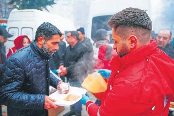 kabine-afet-bolgesinde-depremin-ardindan-seferberlik-baslatildi-1675725474502.jpeg Kabine afet bölgesinde! Depremin ardından seferberlik başlatıldı-6