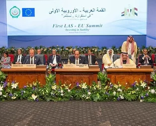 Liderlerin yarısı katılmadı!